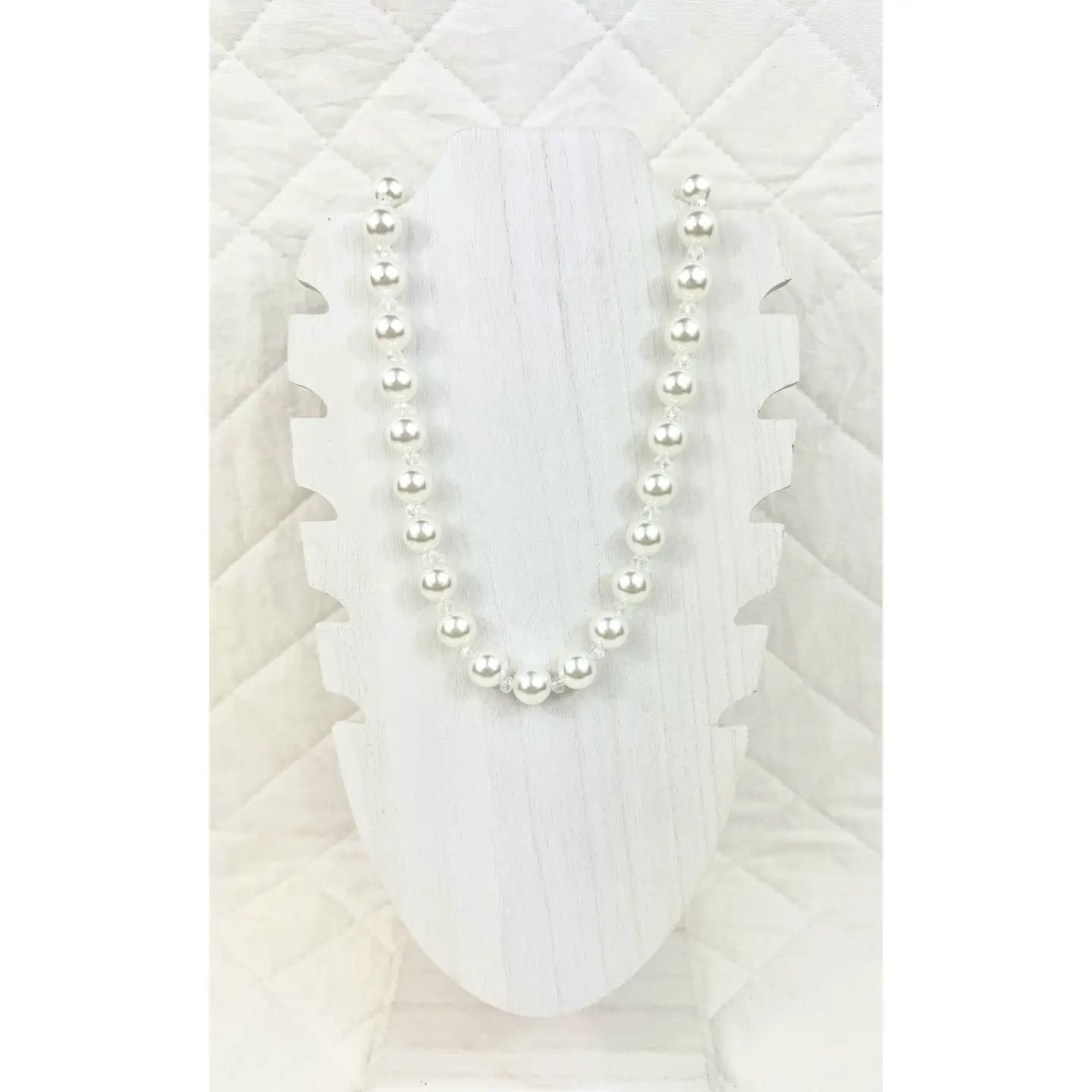 Pearl Necklace With Beads