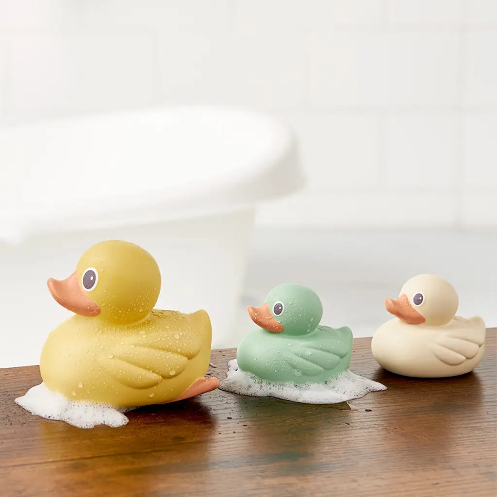 Itzy Ducky Family Bath Toys