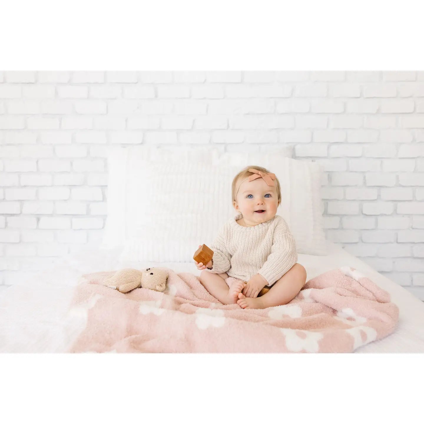 Pink Daisy Plush Blanket