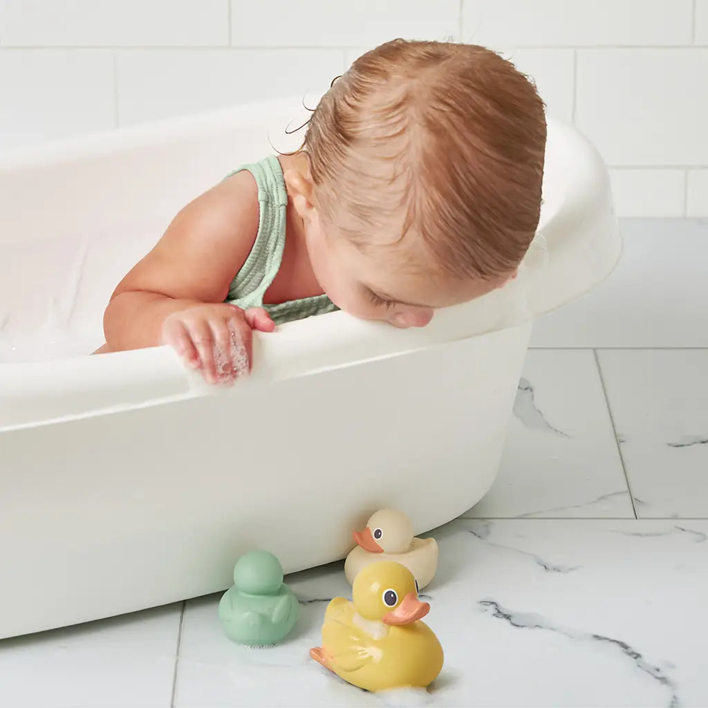 Itzy Ducky Family Bath Toys