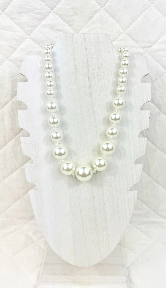 Chunky Pearl Necklace With Beads