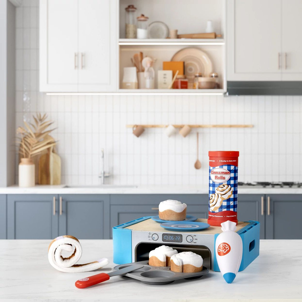 Pretendables Cinnamon Roll Set