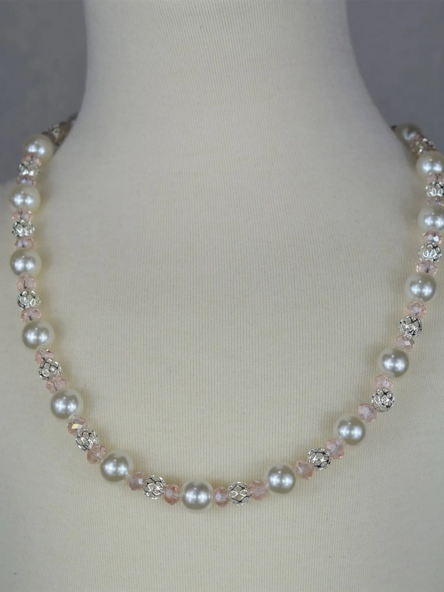 Pearl Necklace With Pink Beads