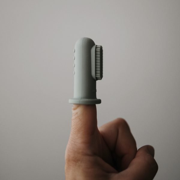 Finger Toothbrush (clay/shifting sand)